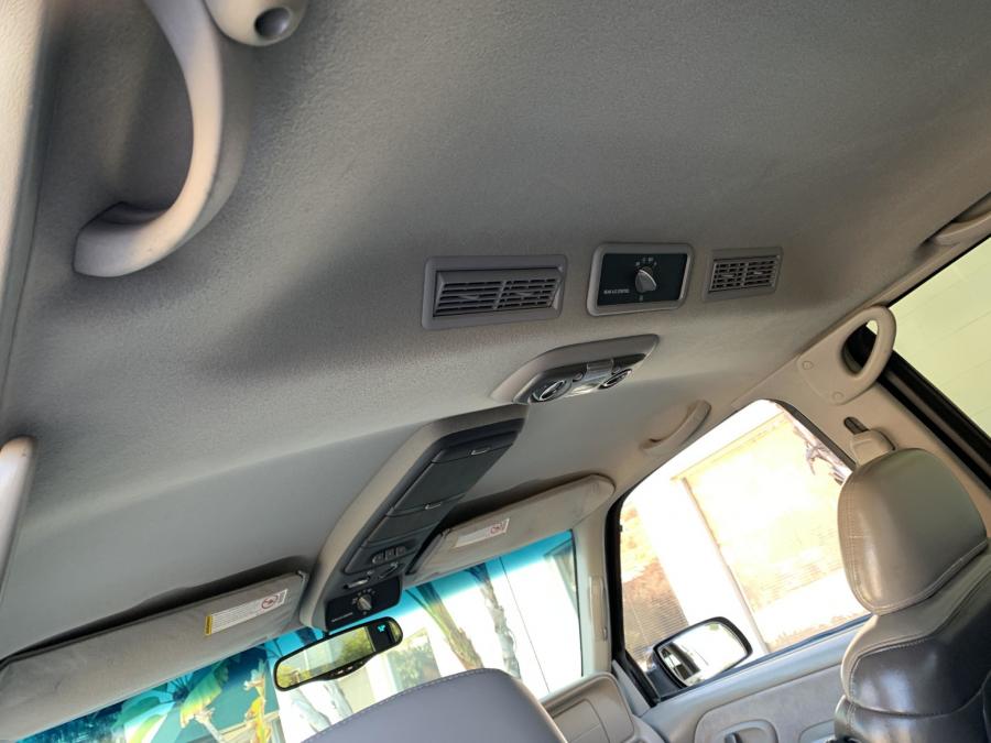 Детали интерьера Chevrolet Tahoe Limited (GMT840) 2000 года  (фото 103 из 233)